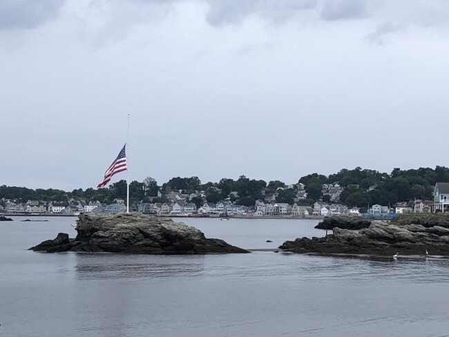 Building Photo - 182 Kings Hwy