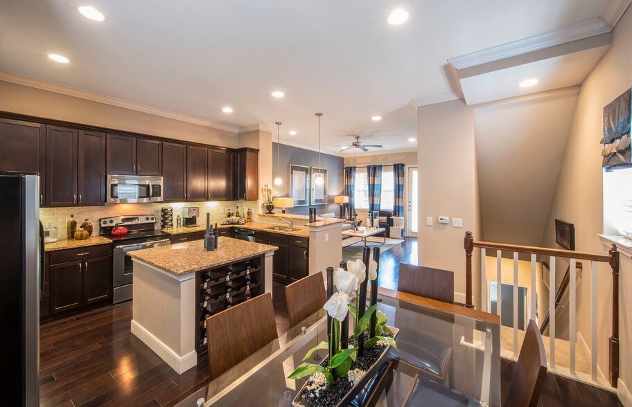 Primary Photo - Perry Row