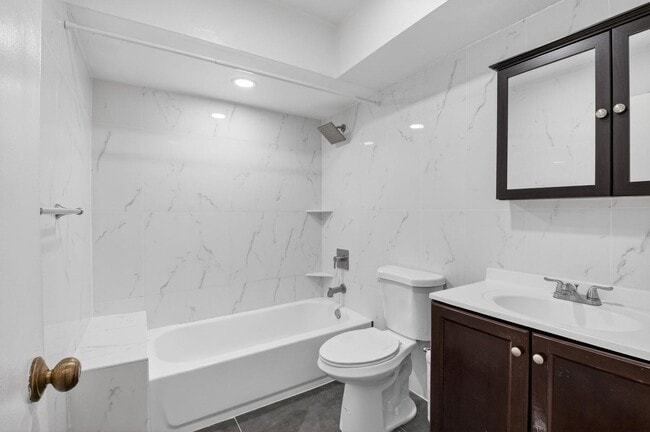 Building Photo - 6130 Aloma Ln