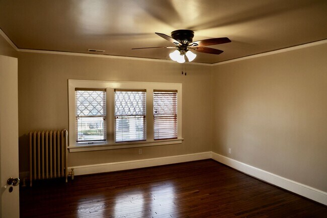 Building Photo - Stunning Historic Estate + In Ground Pool + Private Carriage House + Chef's Kitchen + Two Car Garage