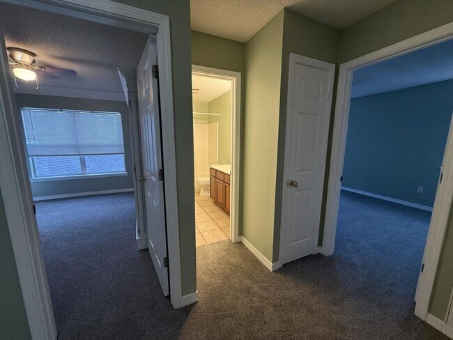 Building Photo - 2065 Juniper Dr
