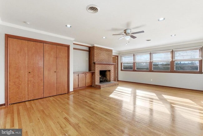 Building Photo - 413 Briarmont Dr