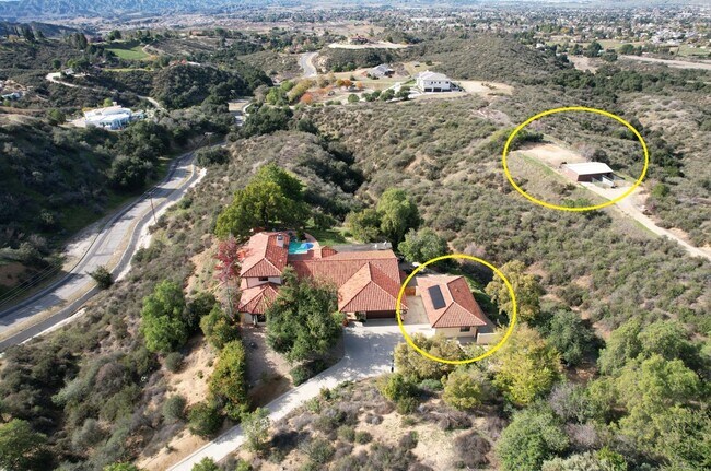 Building Photo - 37430 Leta Dr