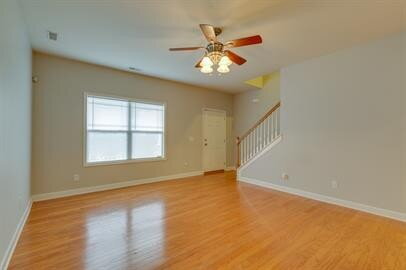 Building Photo - Beautiful 3 bedrooms 2.5 bathrooms in Spri...