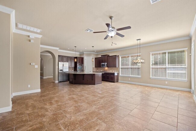 Building Photo - 4004 Gloucester Dr