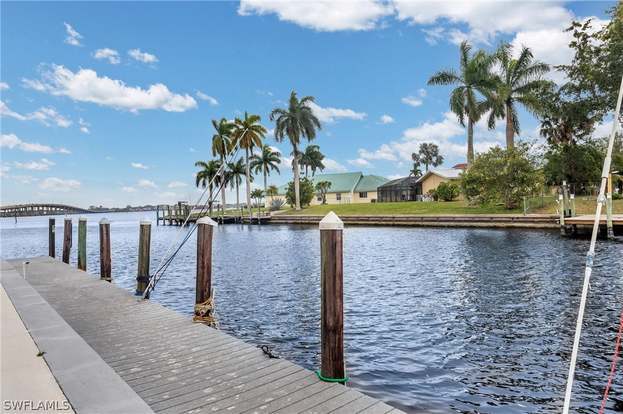 Building Photo - 1766 Cape Coral Pkwy E