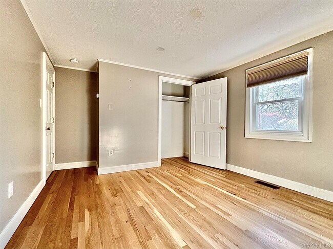 Building Photo - 19 Crosmour Rd