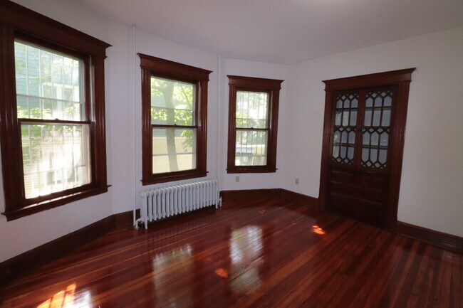 Building Photo - 103-105 Lincoln St / Owen Properties, LLC