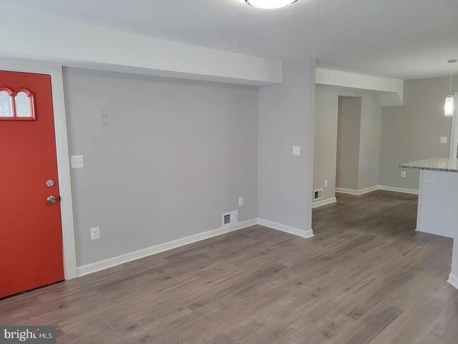 Building Photo - 9145 Old Scaggsville Rd