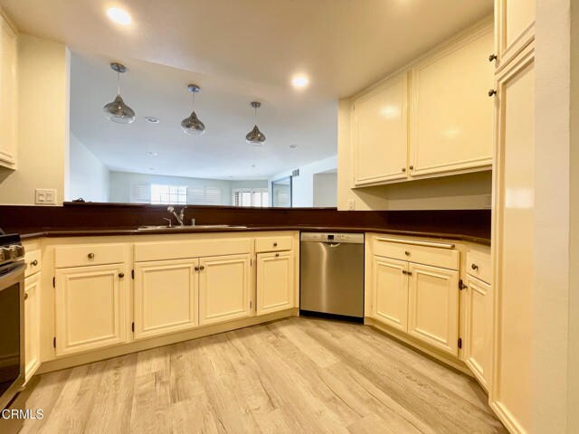 Building Photo - 726 Island View Cir