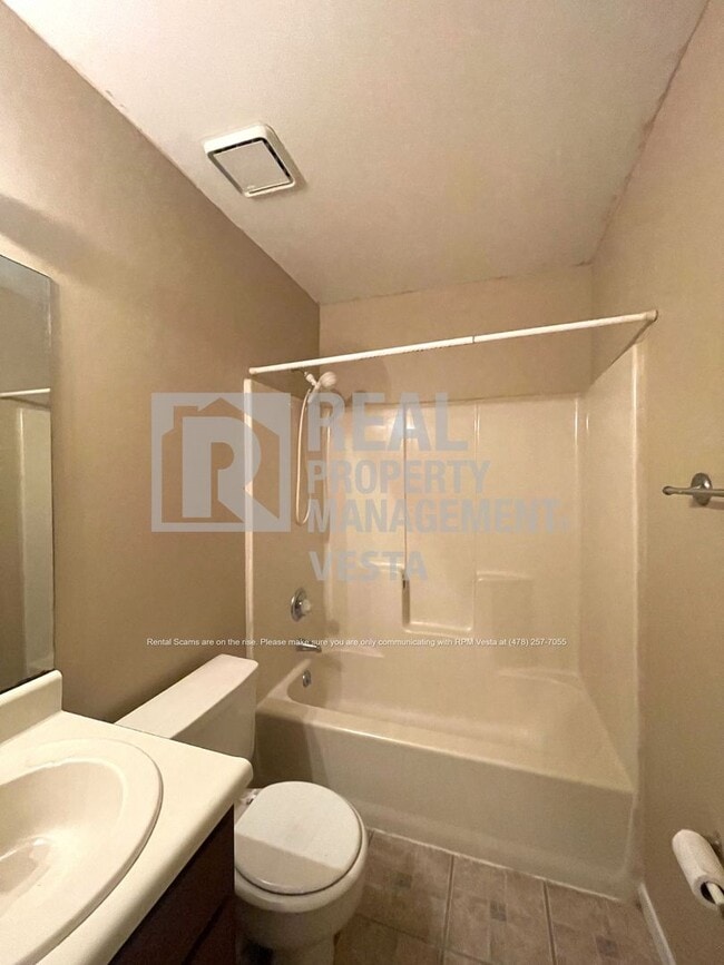 Building Photo - 932 S Confederate Dr