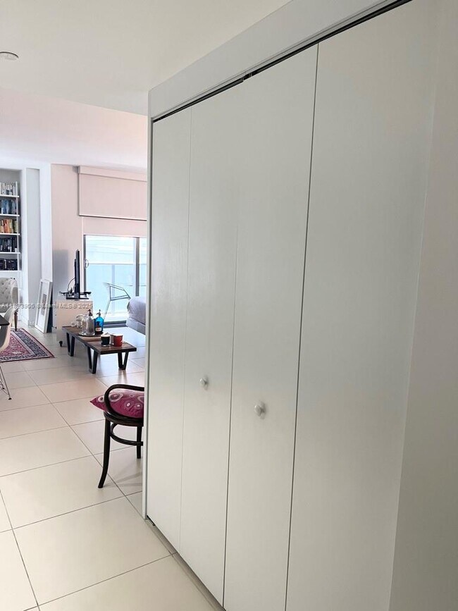 Building Photo - 31 SE 6th St