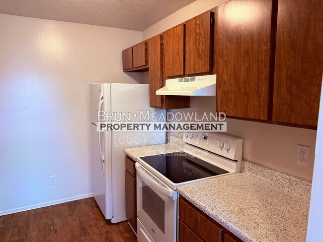 Building Photo - 1035 W Parkway Ave