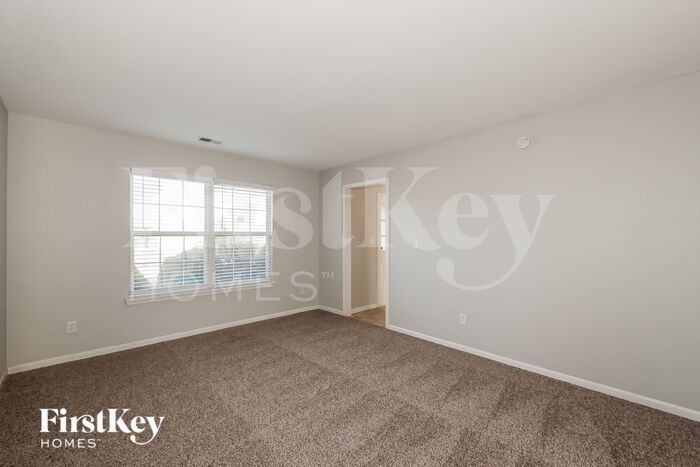 Building Photo - 602 Sweet Creek Dr
