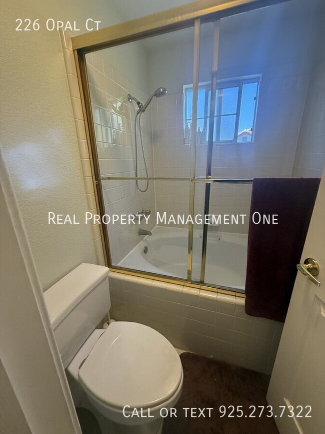 Building Photo - 226 Opal Ct
