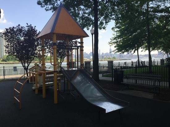 Building Photo - 20 2nd St