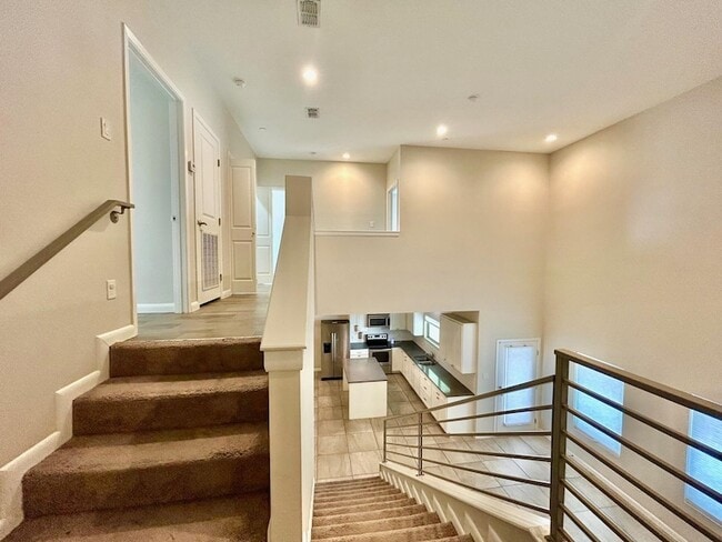 Building Photo - 10902 International Blvd