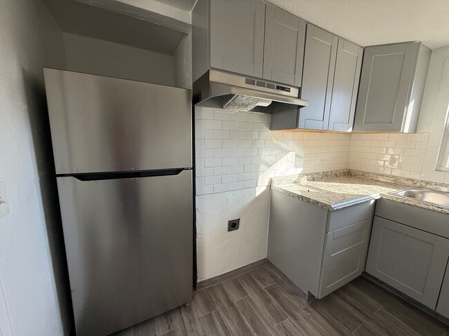 Building Photo - 4400 NE 16th Terrace