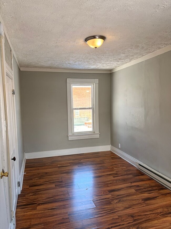 Building Photo - 1318 Union St