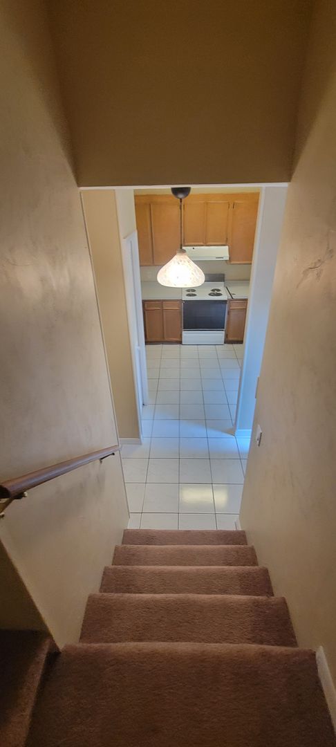 Building Photo - 2/2.5 Townhome Mile Run