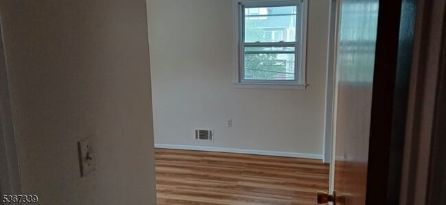 Building Photo - 39 Young Ave