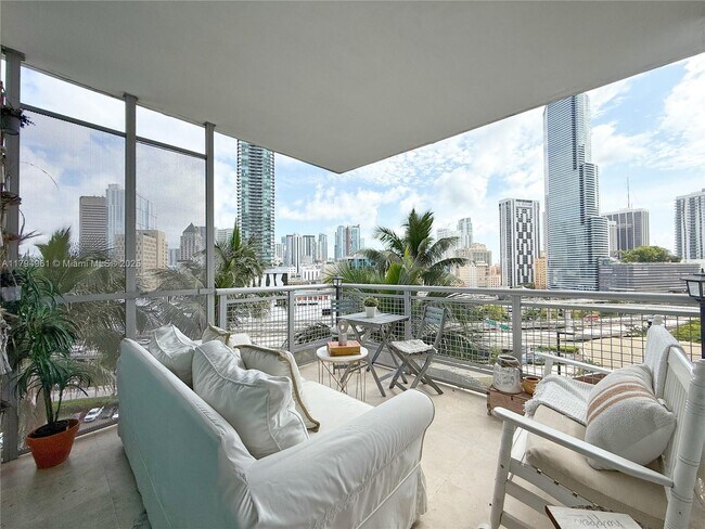 Building Photo - 350 S Miami Ave