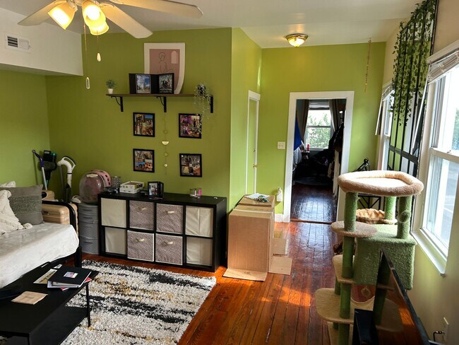 Building Photo - 3001 Huntingdon Ave