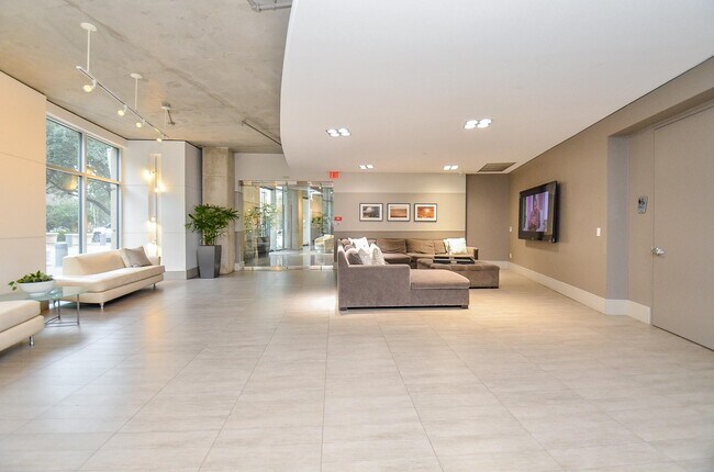 Building Photo - 1901 Post Oak Blvd