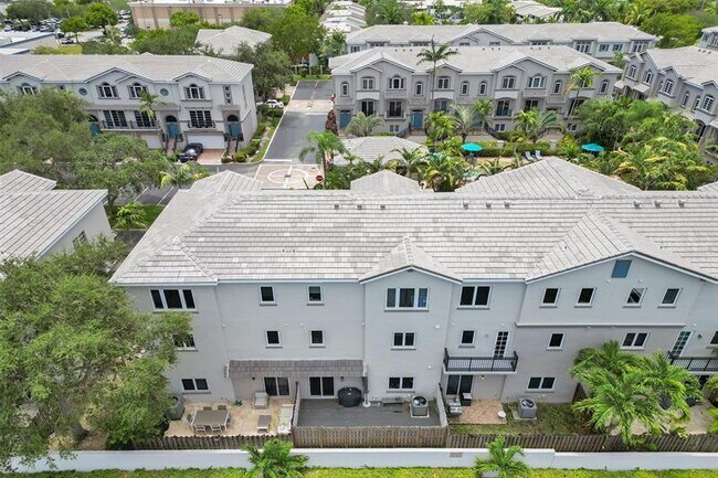 Building Photo - 1861 Coral Heights Blvd