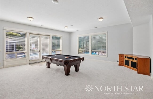 Building Photo - Stunning Bull Mountain Estate
