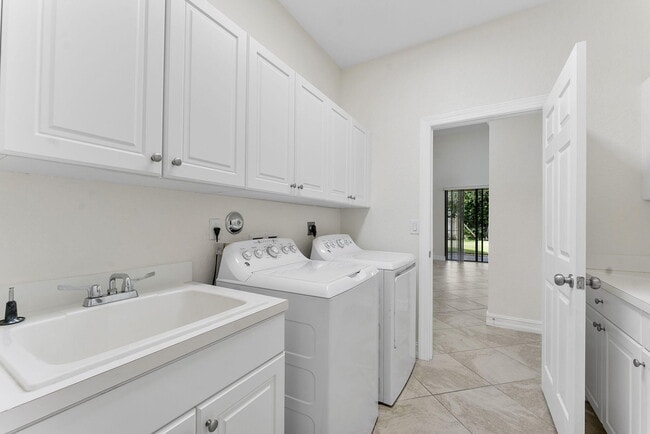 Building Photo - 12945 Pennell Pines Rd