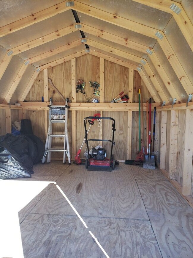 Building Photo - 2372 Orvis St