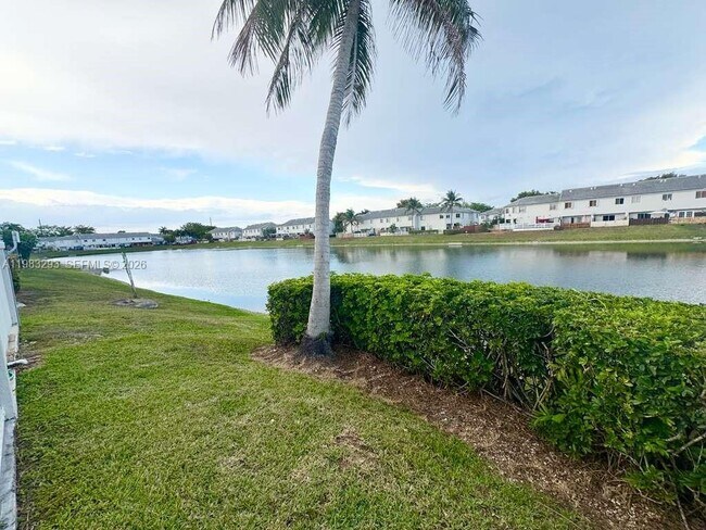 Building Photo - 14051 SW 120th Ct