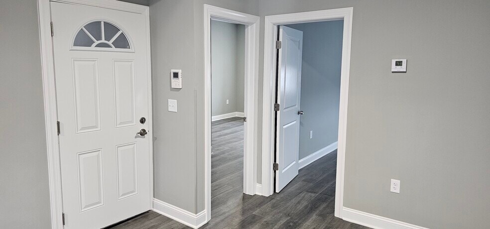 Building Photo - 210 Franklin St