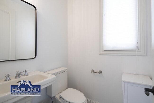 Building Photo - 760 Bonair Pl