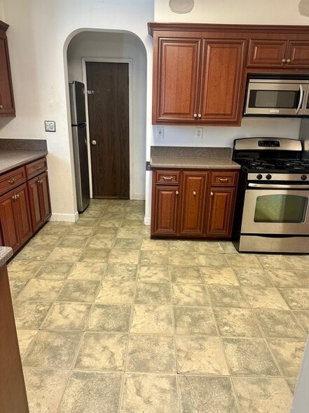 Building Photo - 468 Greenmount Ave