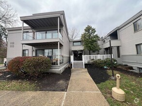 Building Photo - Views for days! Beautiful Devou Park Condo!