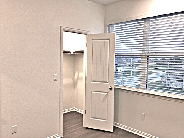 Building Photo - 176 Pebble Creek Run