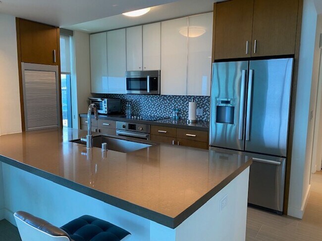 Building Photo - The Collection at Ala Moana