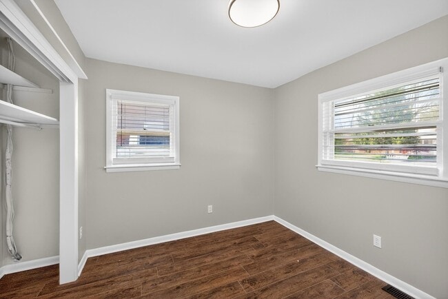 Building Photo - 1994 Brynell Dr