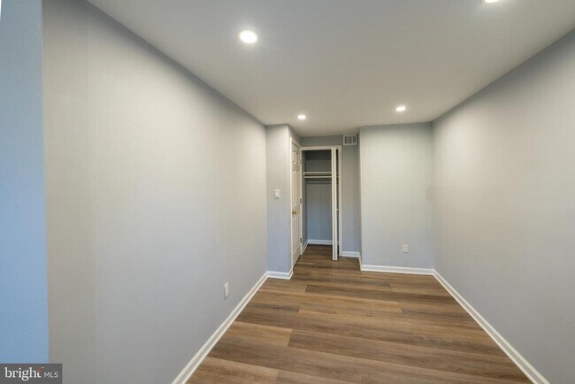 Building Photo - 9377 Chadburn Pl