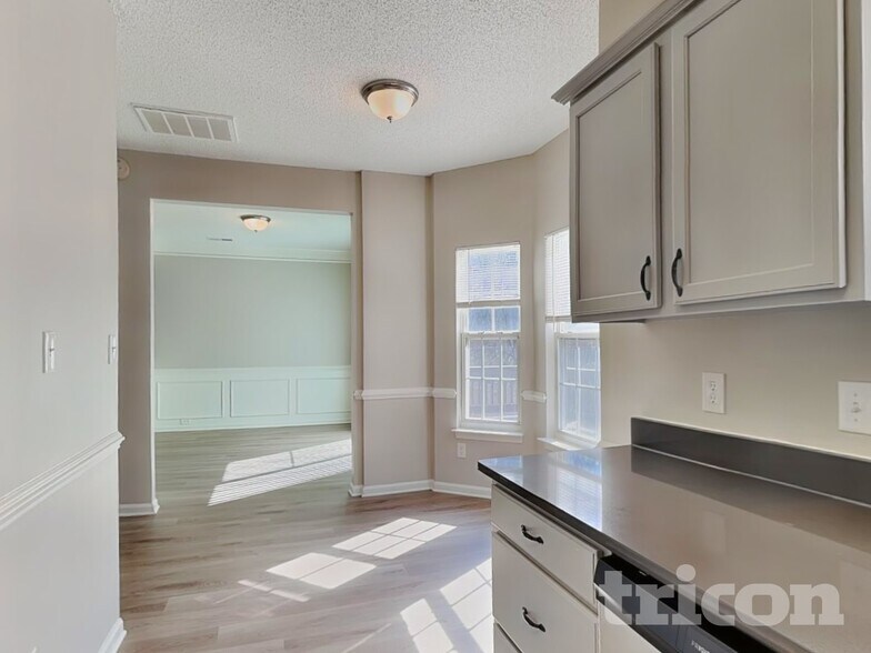 Building Photo - 12722 Golden Sun Ct