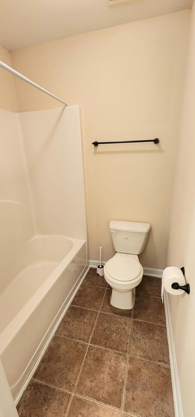 Building Photo - 718 Erika Ln