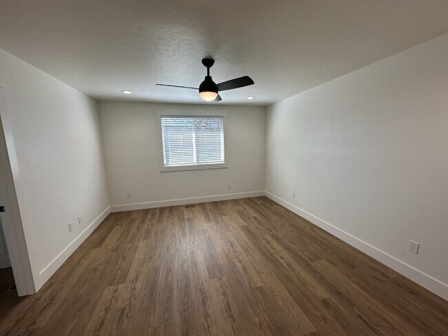 Building Photo - "Charming 3-Bedroom Oasis with Granite Touches in Meridian!"