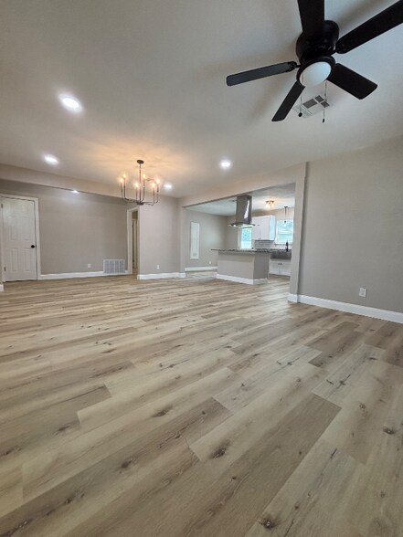 Building Photo - 1709 Nelva St