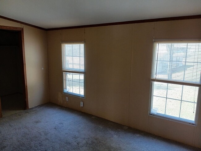 Building Photo - 233 Flat Creek Ln