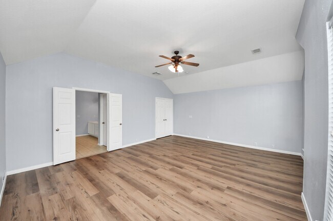 Building Photo - 9002 Sundown Dr