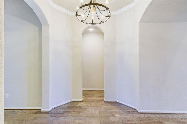 Building Photo - 29302 Wood Lily Dr