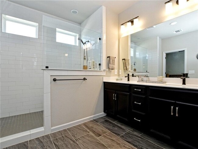 Building Photo - 13606 Cibolo Trace