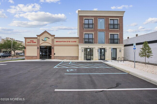 Building Photo - 112 Brighton Ave